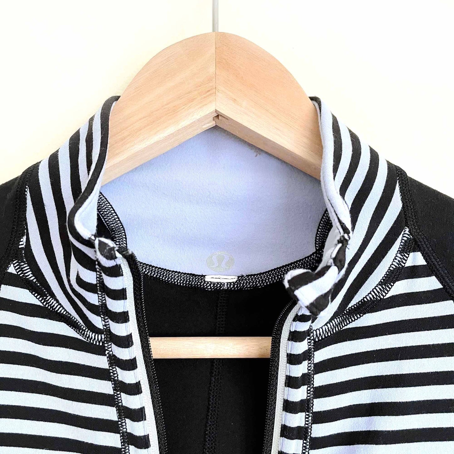 lululemon u-turn 1/2 zip luon reversible pullover - size 2/4