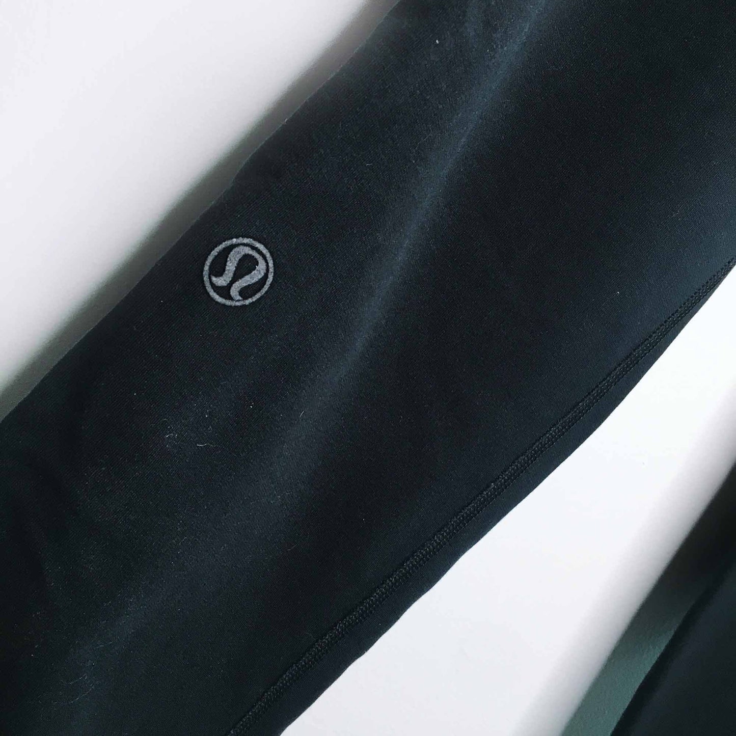 lululemon black skinny lounge joggers - size 4