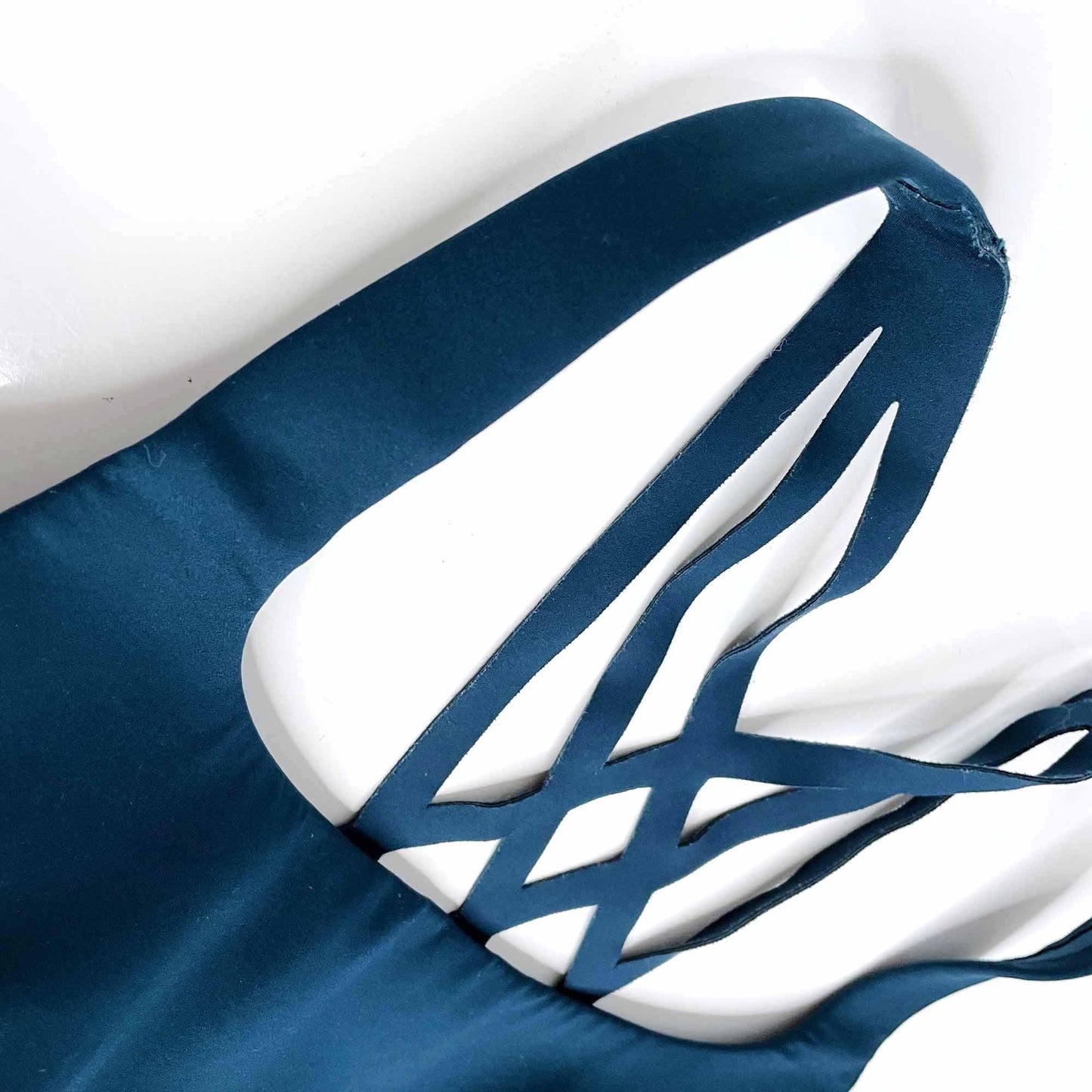 lululemon laser cut focused padded sports bra - 8 B/C