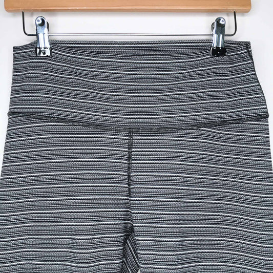 lululemon high rise stripe wunder under crop - size 8