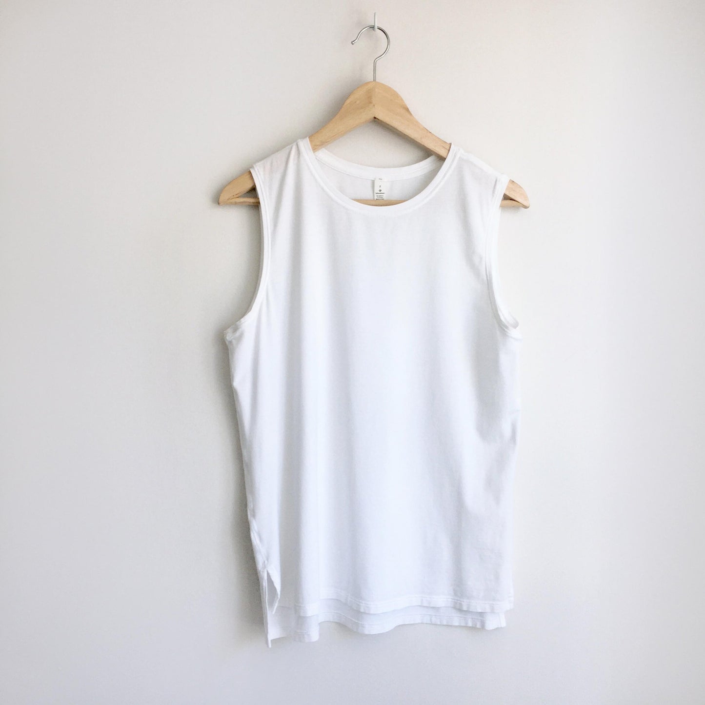 lululemon muscle tee - size 8