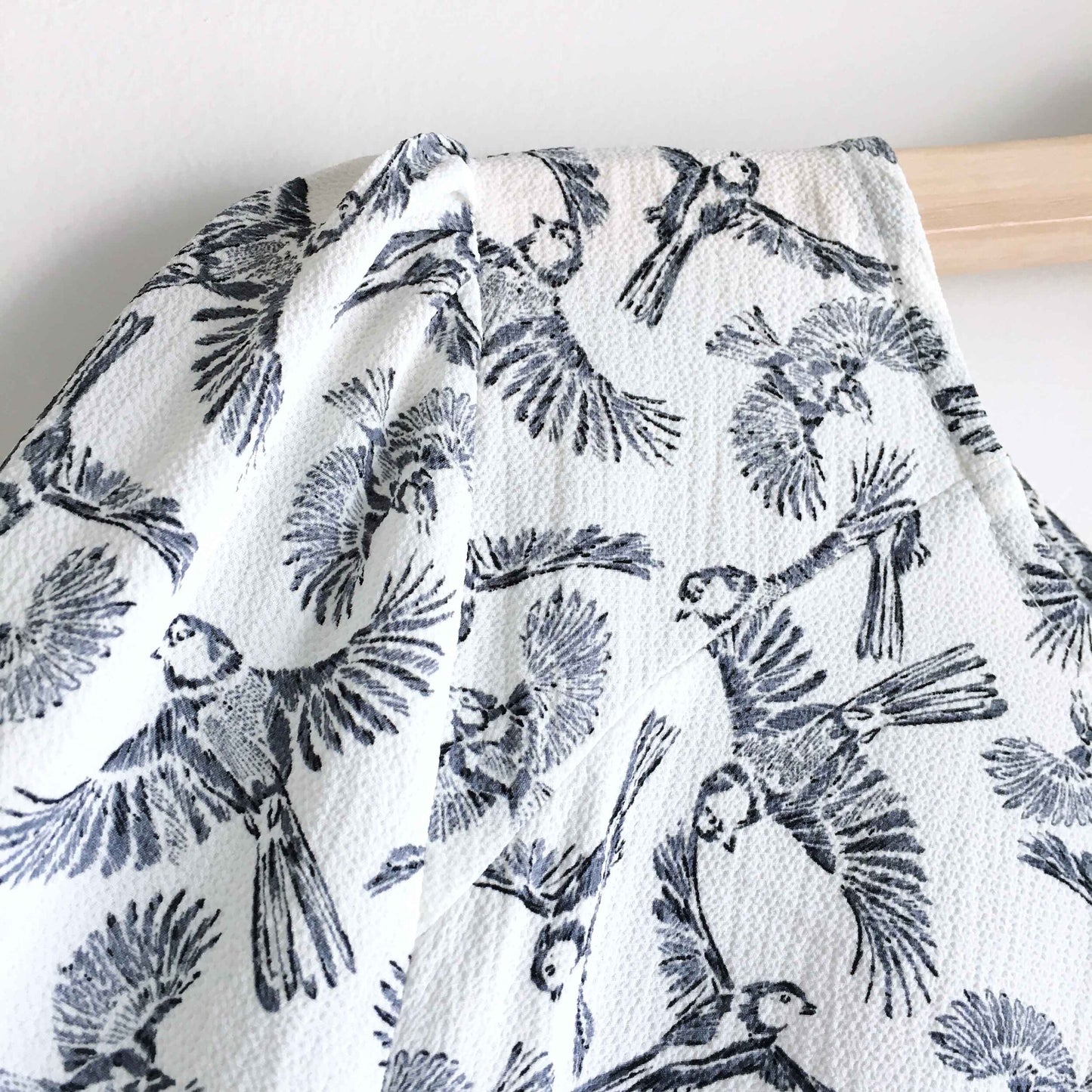 Mia bird pattern crepe blouse - size 8