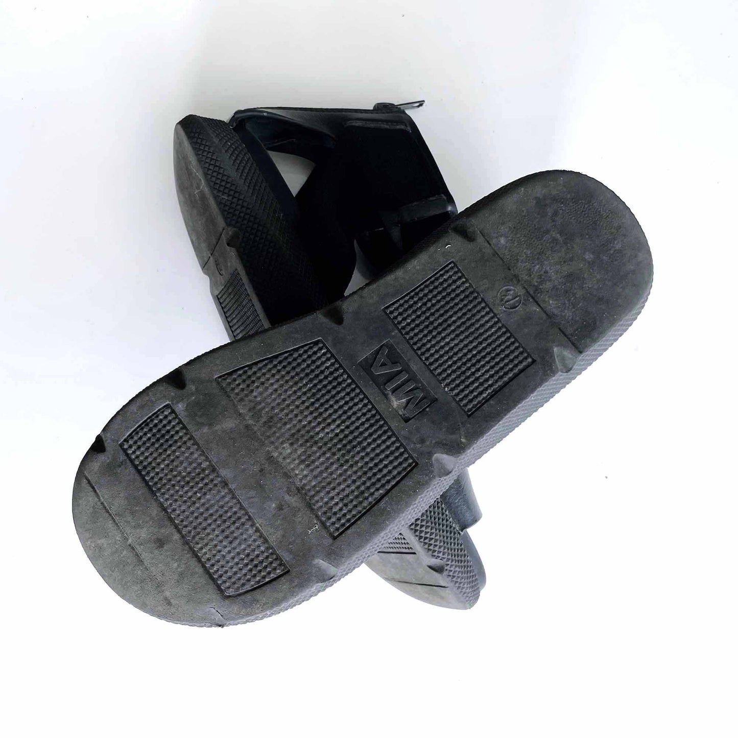 mia reed platform sandal in black - size 7.5