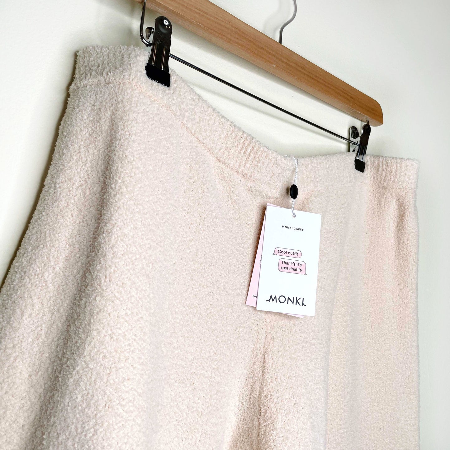 nwt monki calah fuzzy knitted wide leg pants - size large