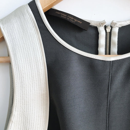 Narcisco Rodriguez Contour Sheath Dress - size Medium