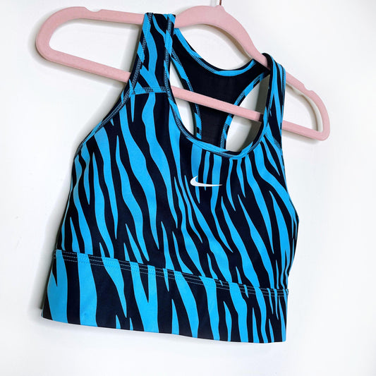 nike swoosh icon clash dri-fit sports bra high rise shorts set - size medium