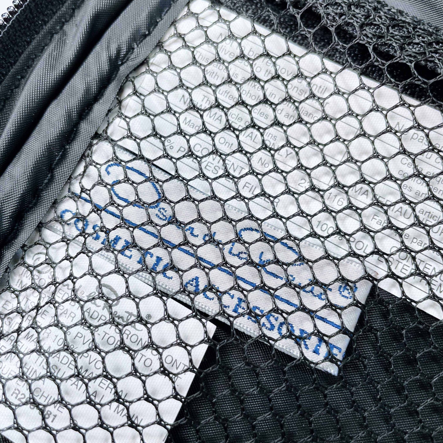 oscar de la renta travel toiletries bag