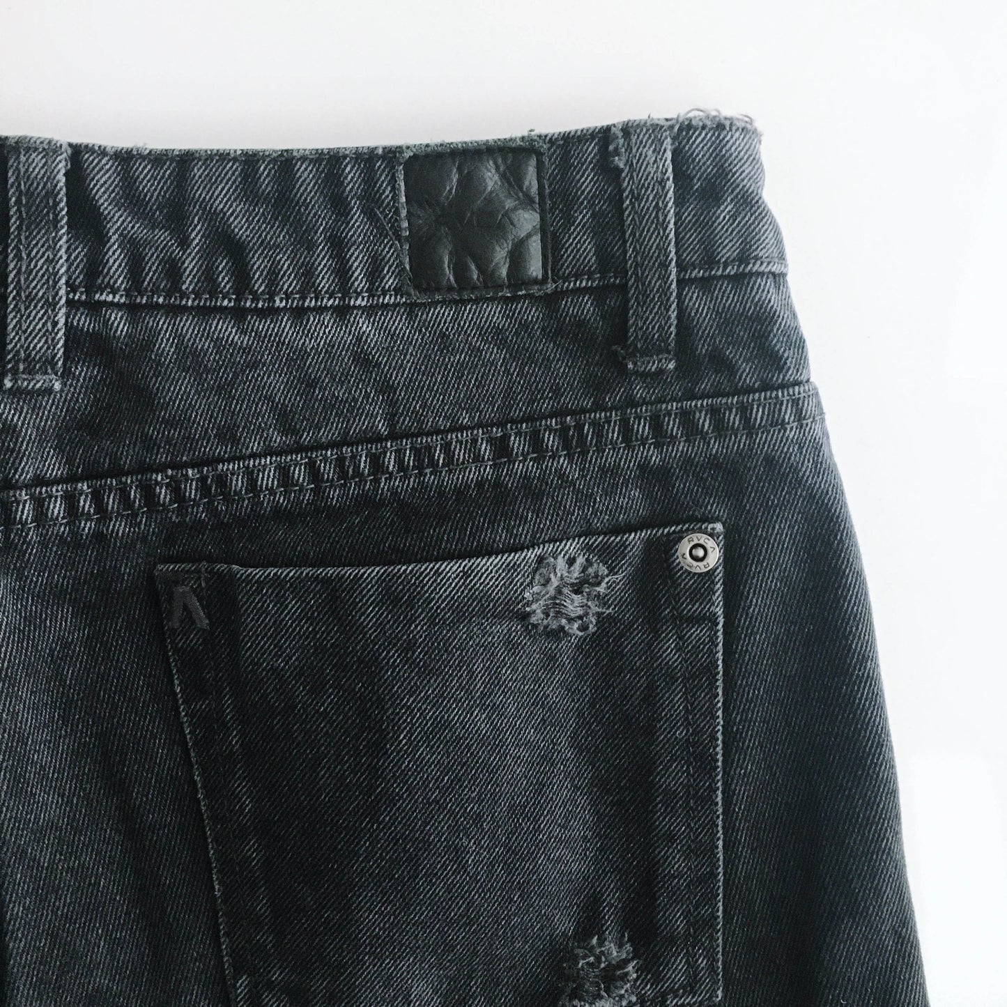 RVCA Ripped Jeans - size 26