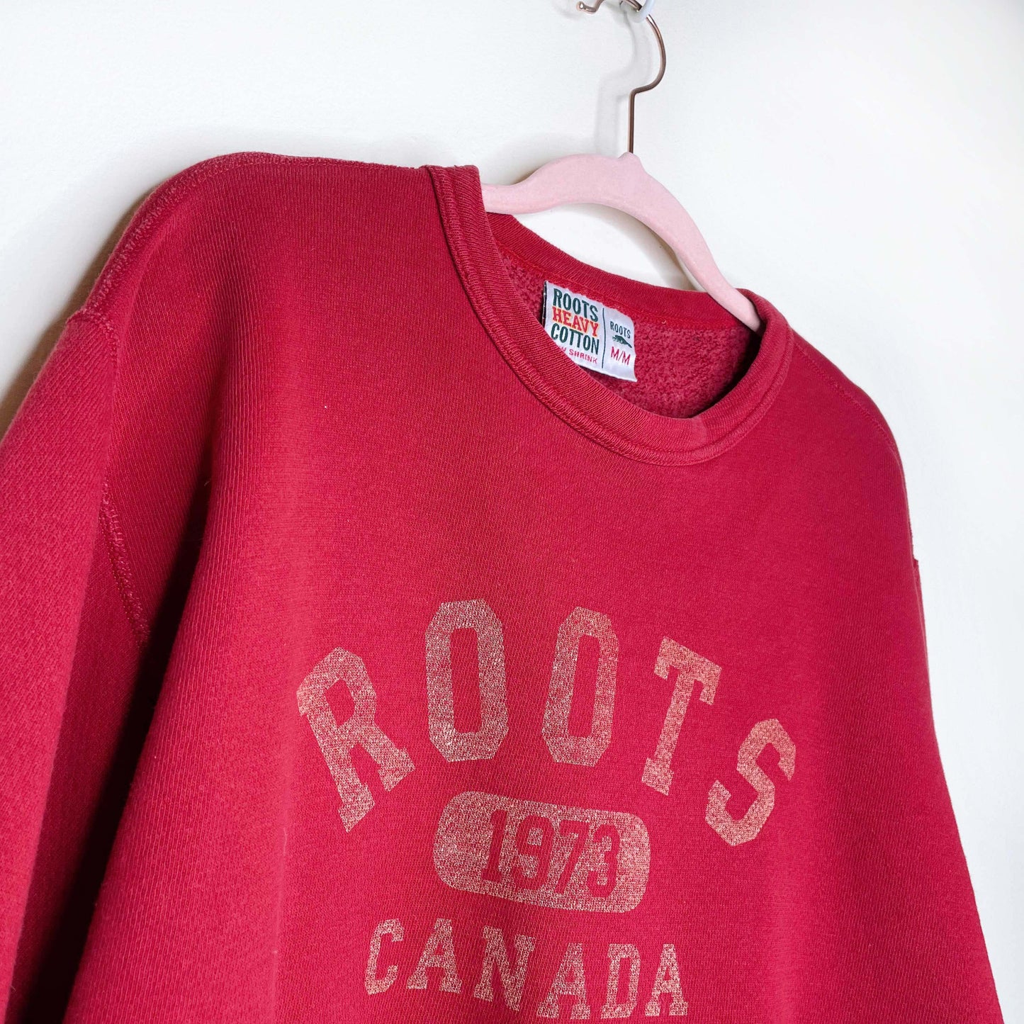 vintage 90s roots red graphic cropped sweatshirt - size medium
