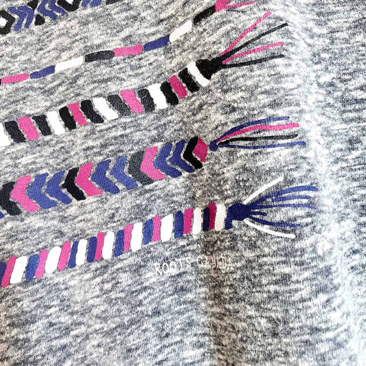 roots friendship bracelet boxy v-neck graphic tee - size large