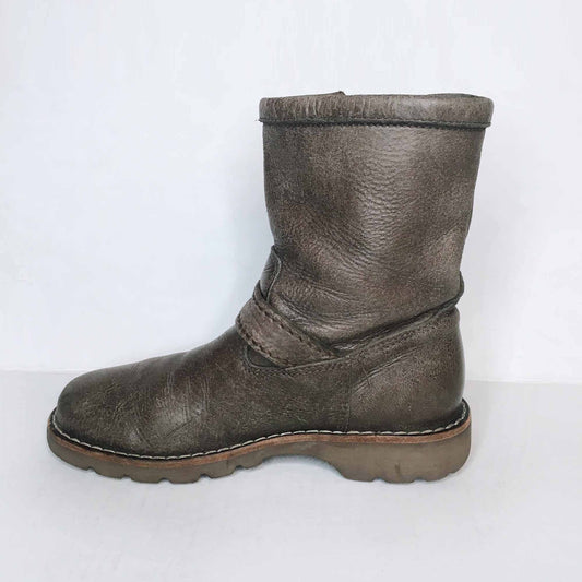 Roots leather buckle mid boot - size 6.5