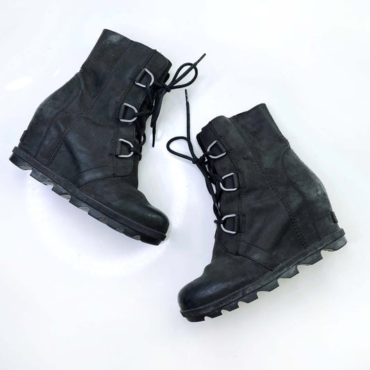 sorel black leather joan of arctic II wedge boots - size 8
