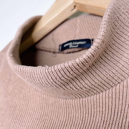 Spring Company Seoul mockneck crop sweater - size Small