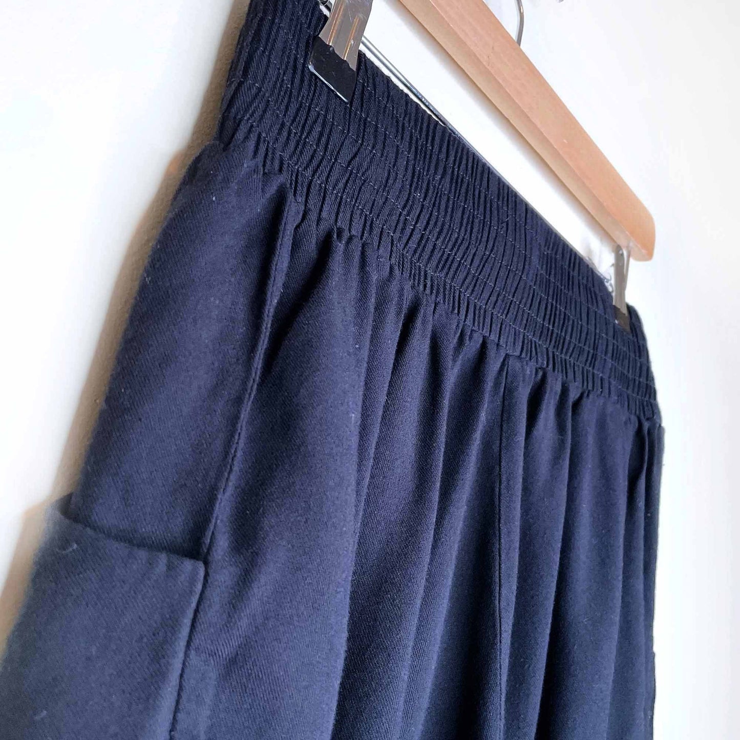 talula black high rise flowy shorts - size small