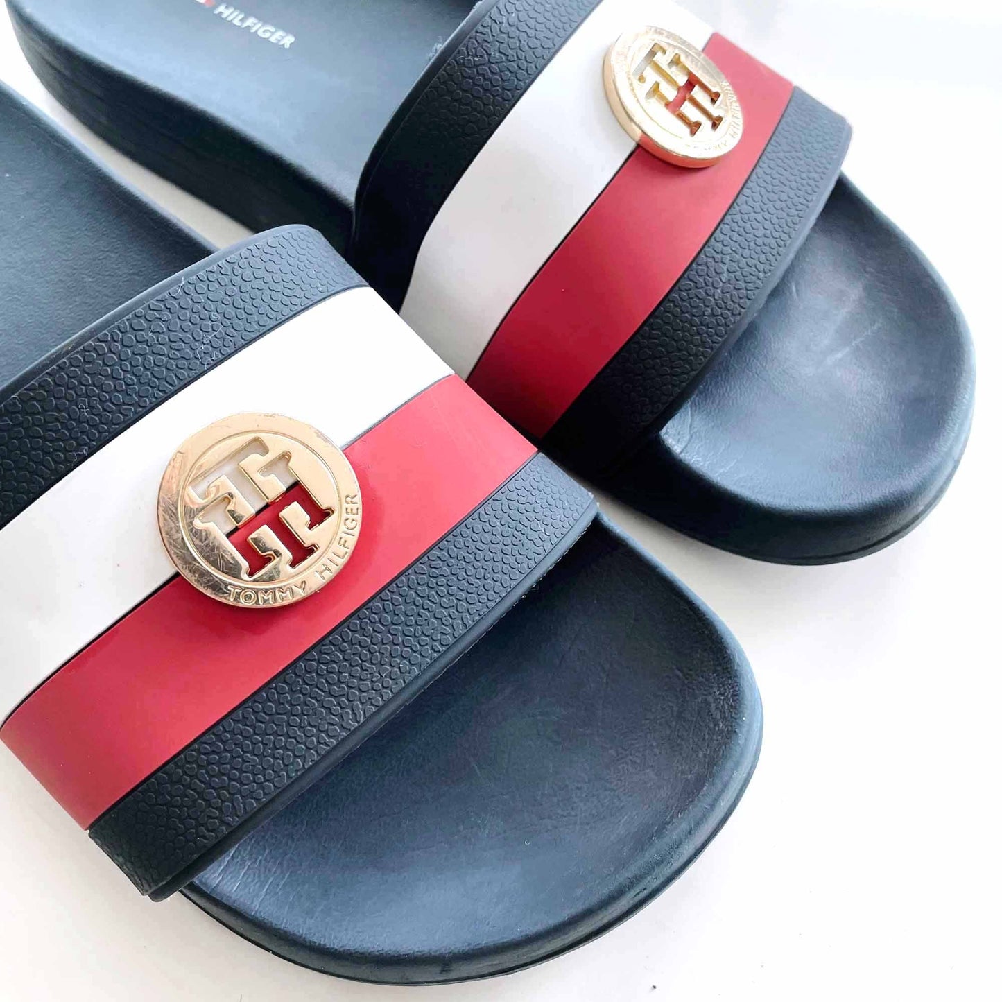 tommy hilfiger pool slides - size 8