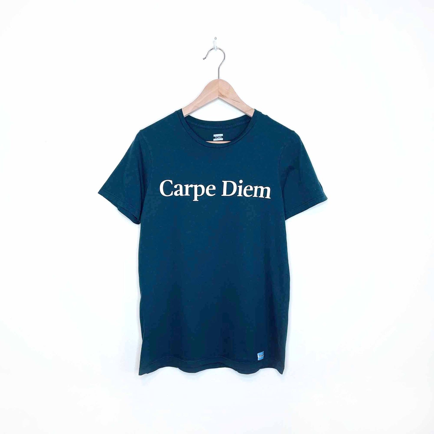 toms carpe diem t-shirt - size xs
