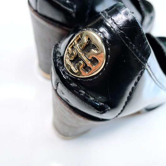 tory burch patent leather heeled loafer - size 8