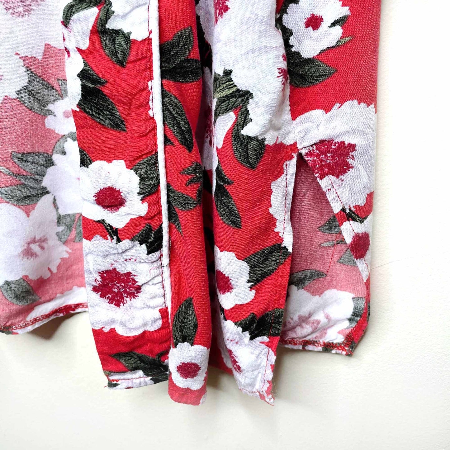 trovaré red floral kimono - size medium