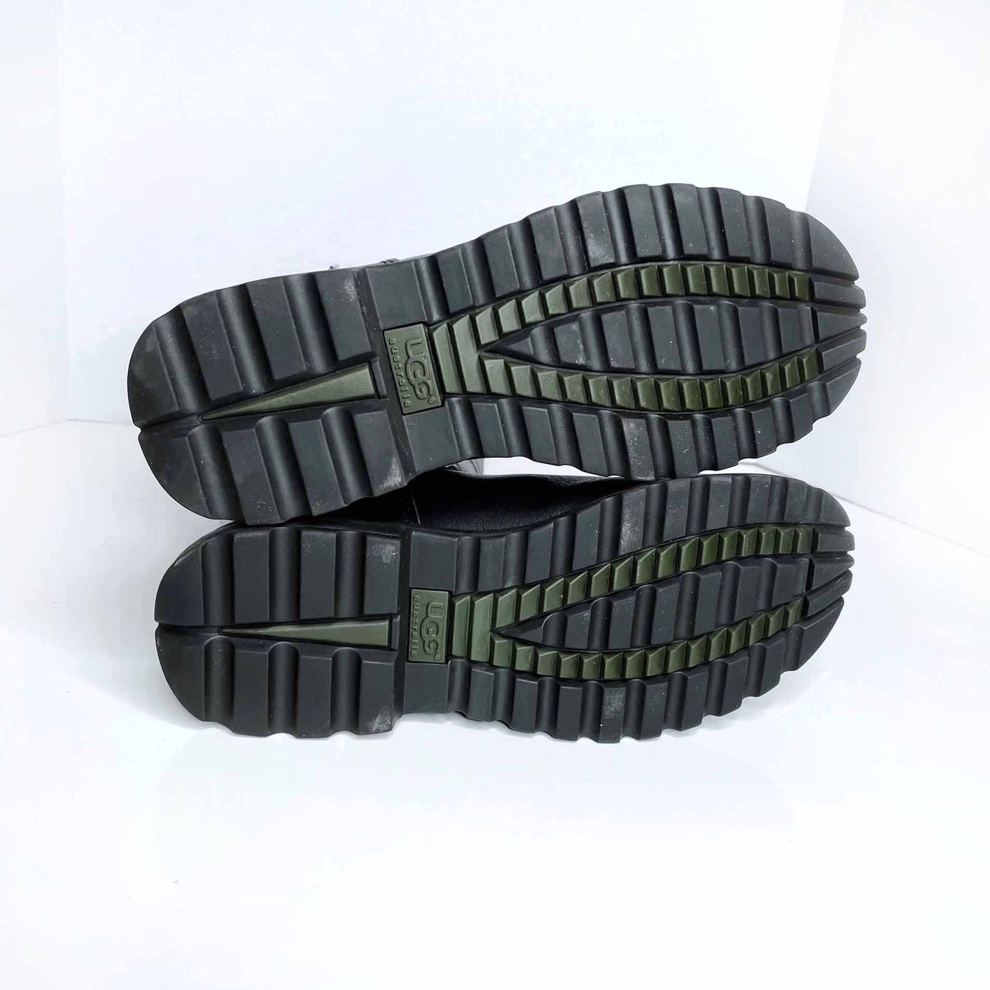 ugg brooks black tall sheepskin boots - size 5