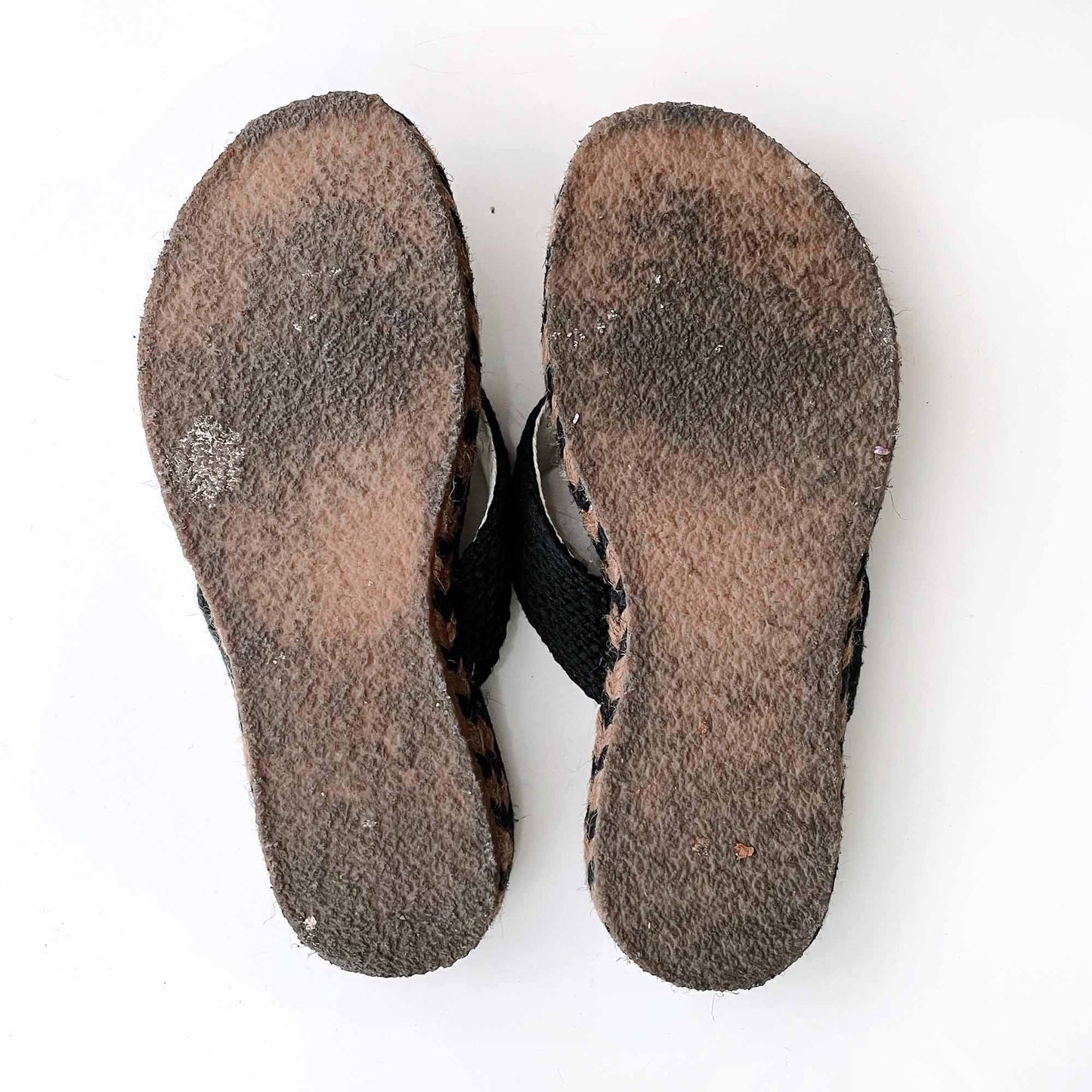 ugg espradilles thong sandals - size 6