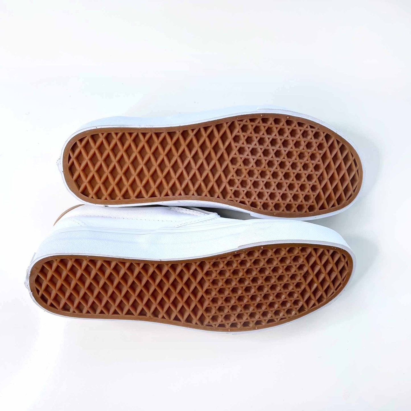 nwt vans classic white slip on 59 with dolphin lining - size 8W 6.5M