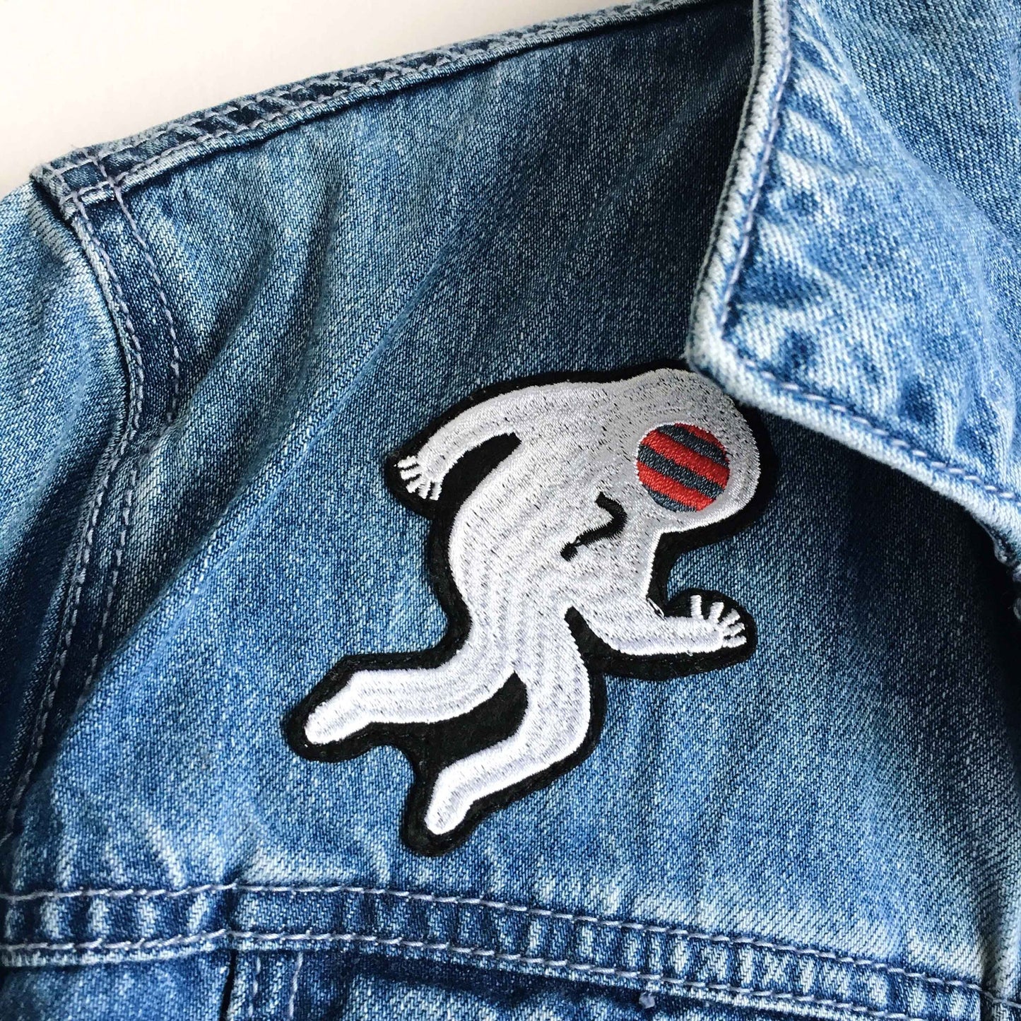 Vero Moda embroidered patch denim jacket - size Small