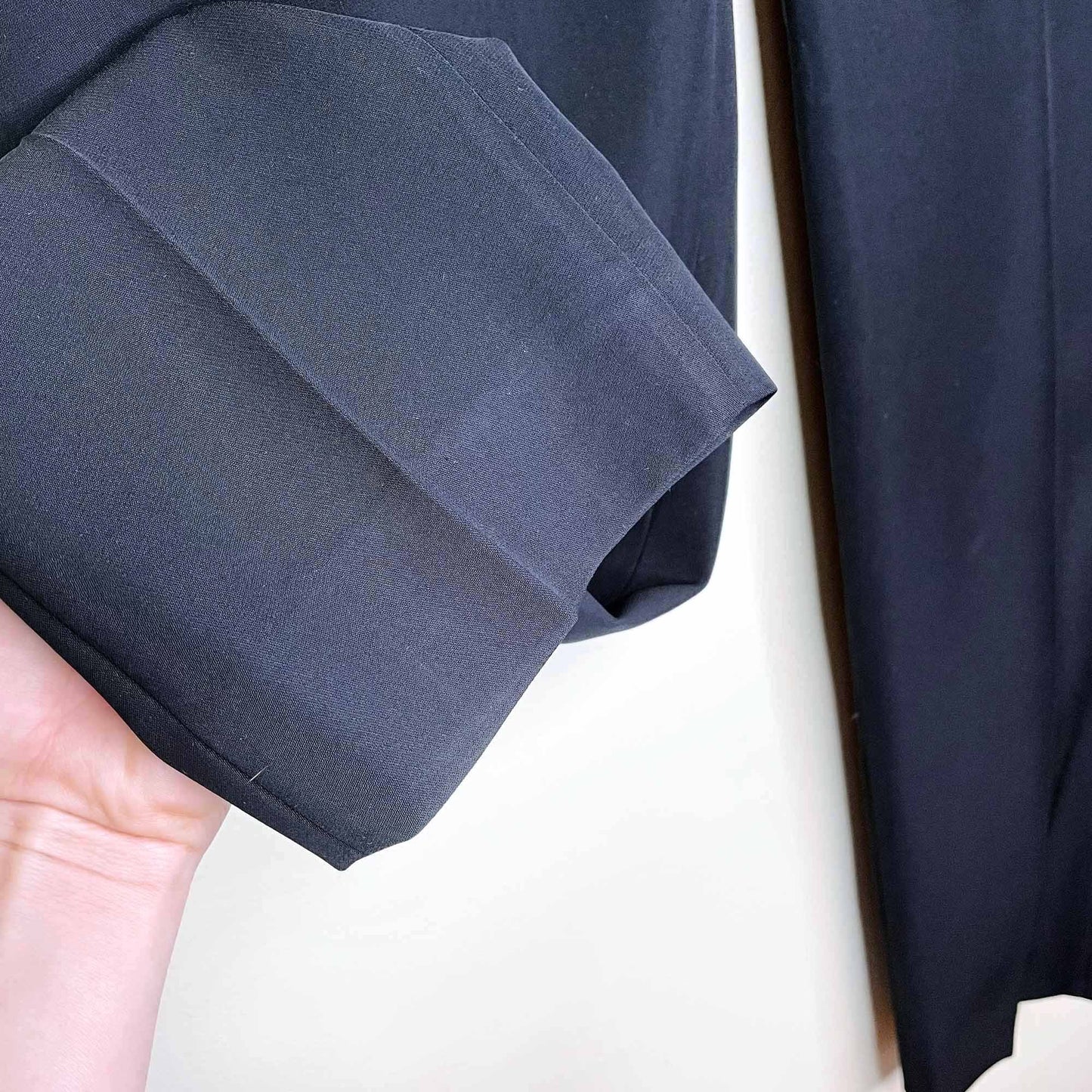 vince black tapered trousers in japanese crepe VR68621640 - size 4