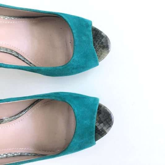 Vince Camuto suede pumps - size 10