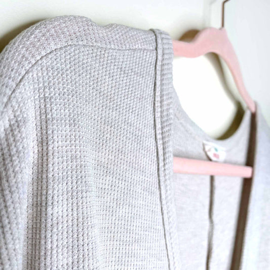 hummingbird waffle tie front top - size large