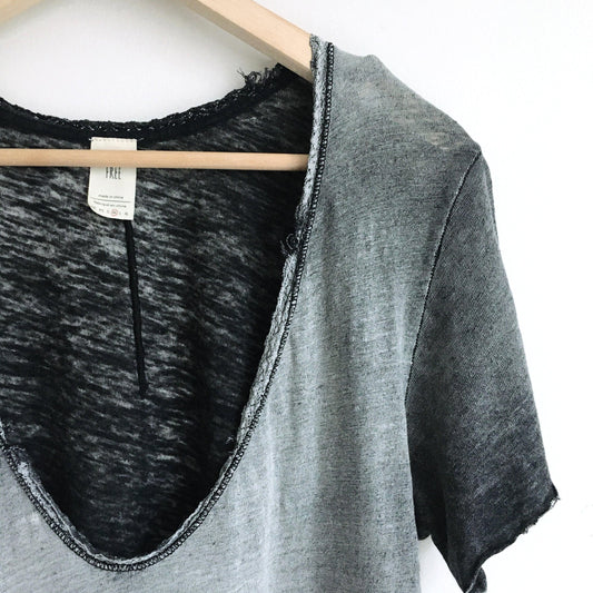 We the Free v-neck linen tee - size Medium