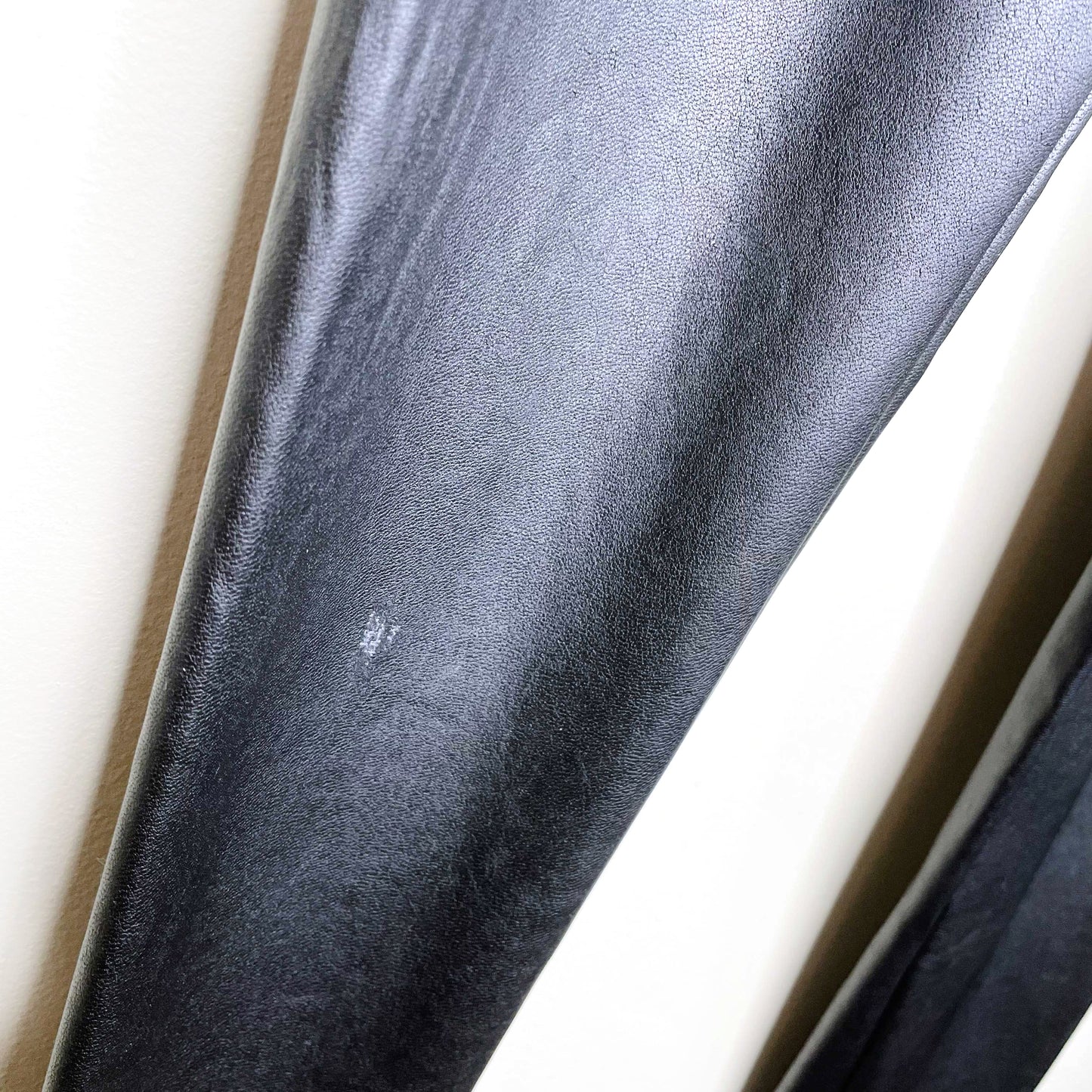 wilfred free black daria vegan leggings - size xs