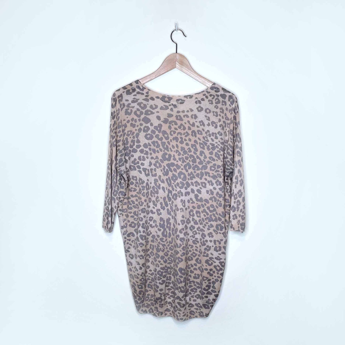 wilfred animal print balzac silk-cashmere oversized sweater - size small