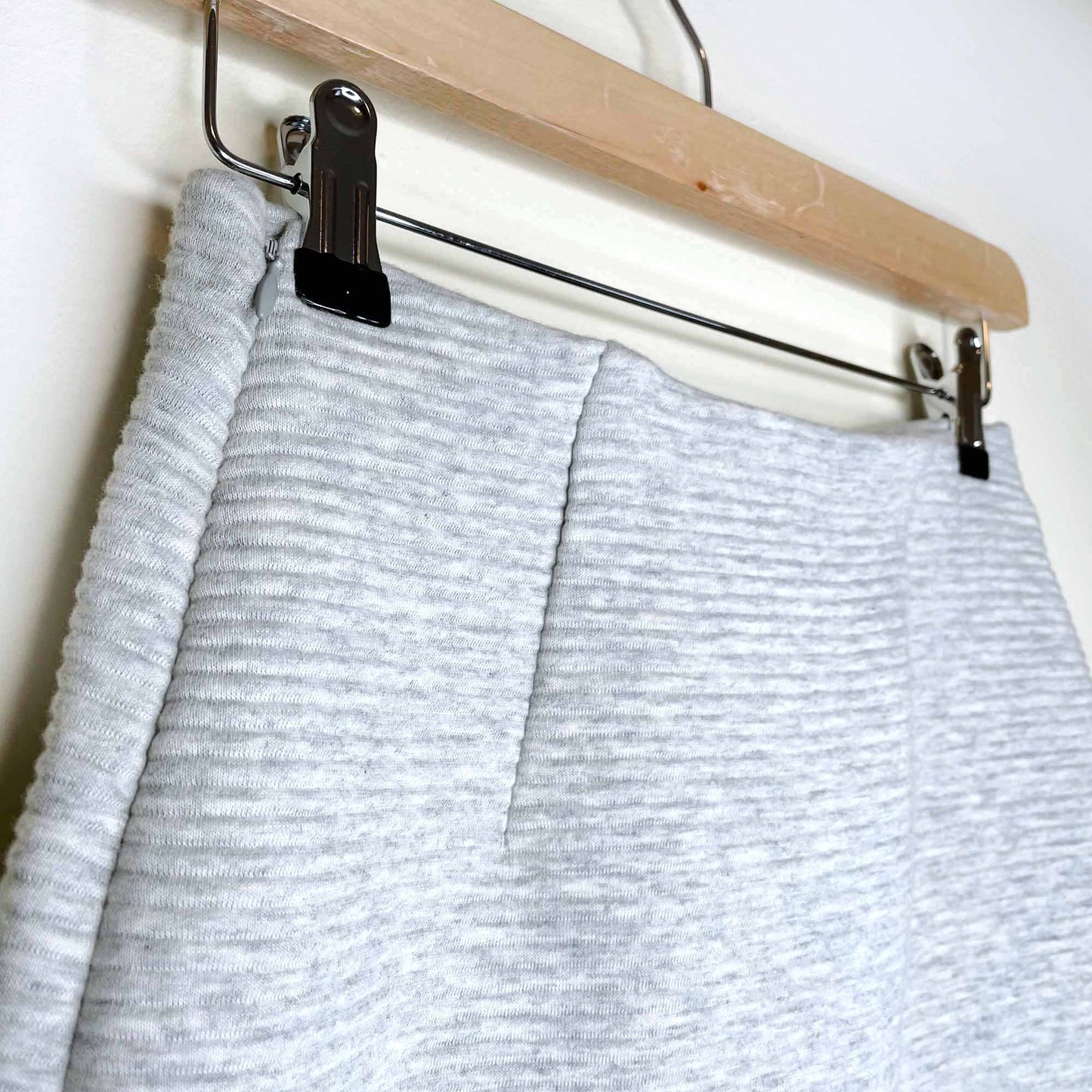 wilfred free ribbed trebeck sweatshirt mini skirt - size small