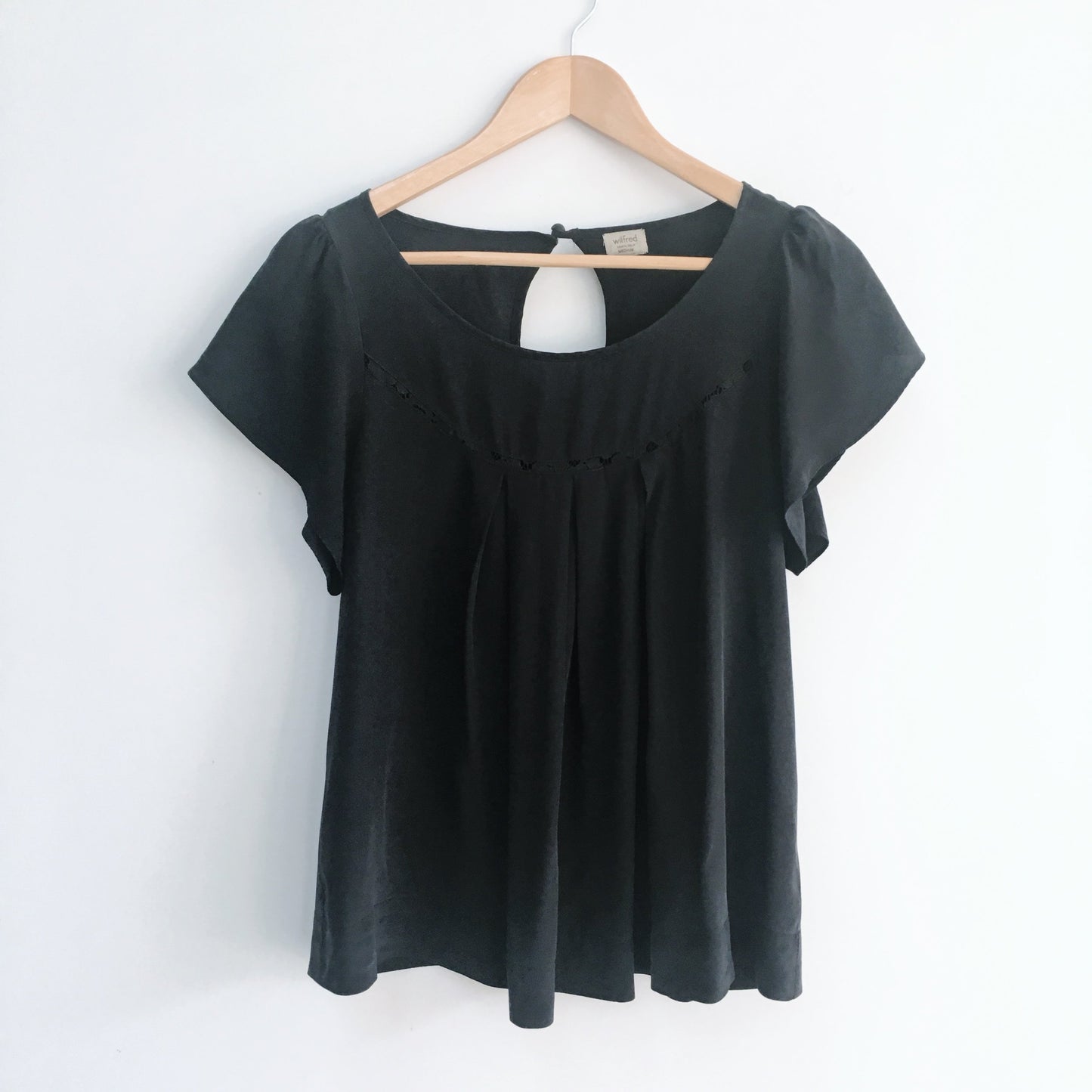 Wilfred Aritizia Black Silk Peasant Blouse - size Medium