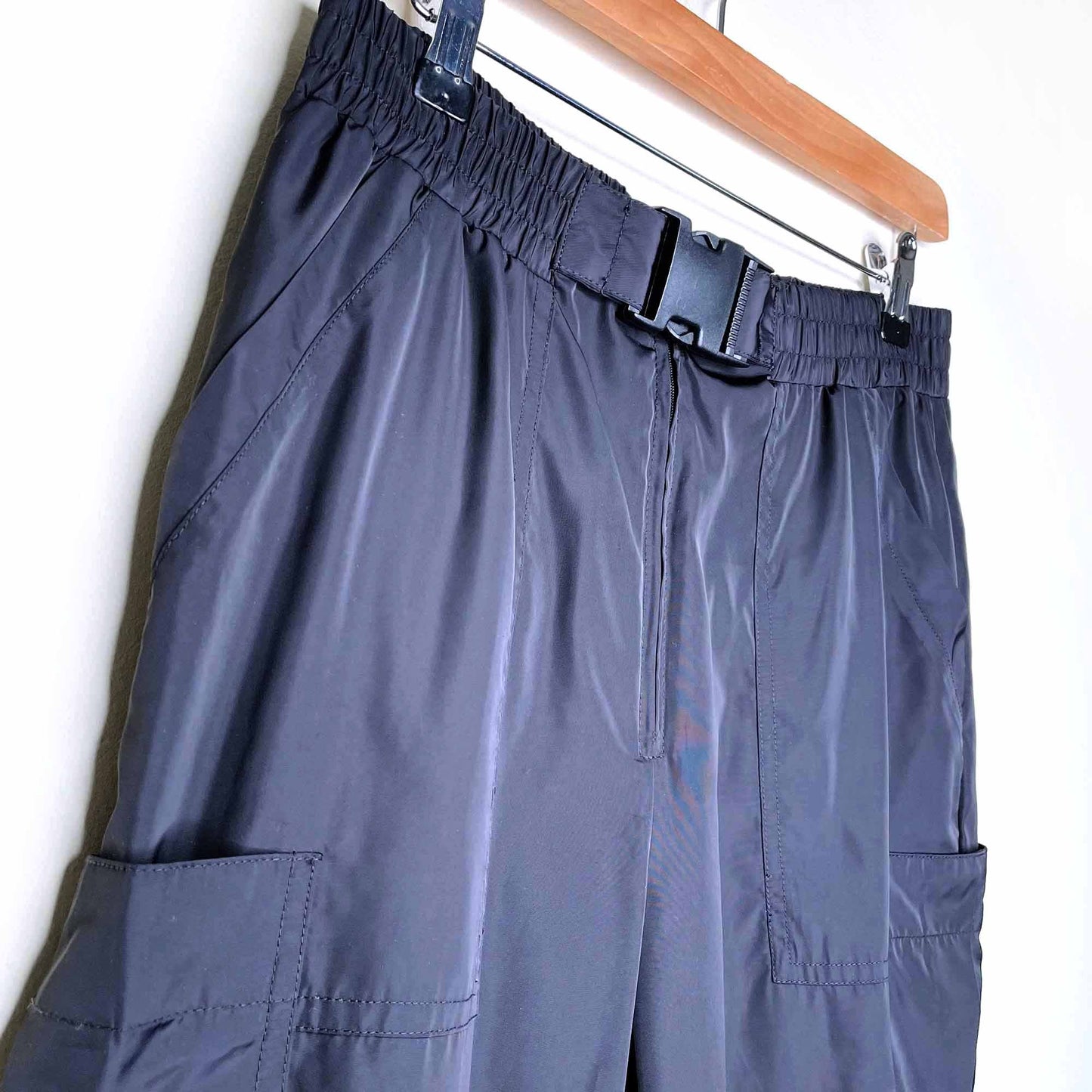 zara nylon utility cargo jogging pants - size medium