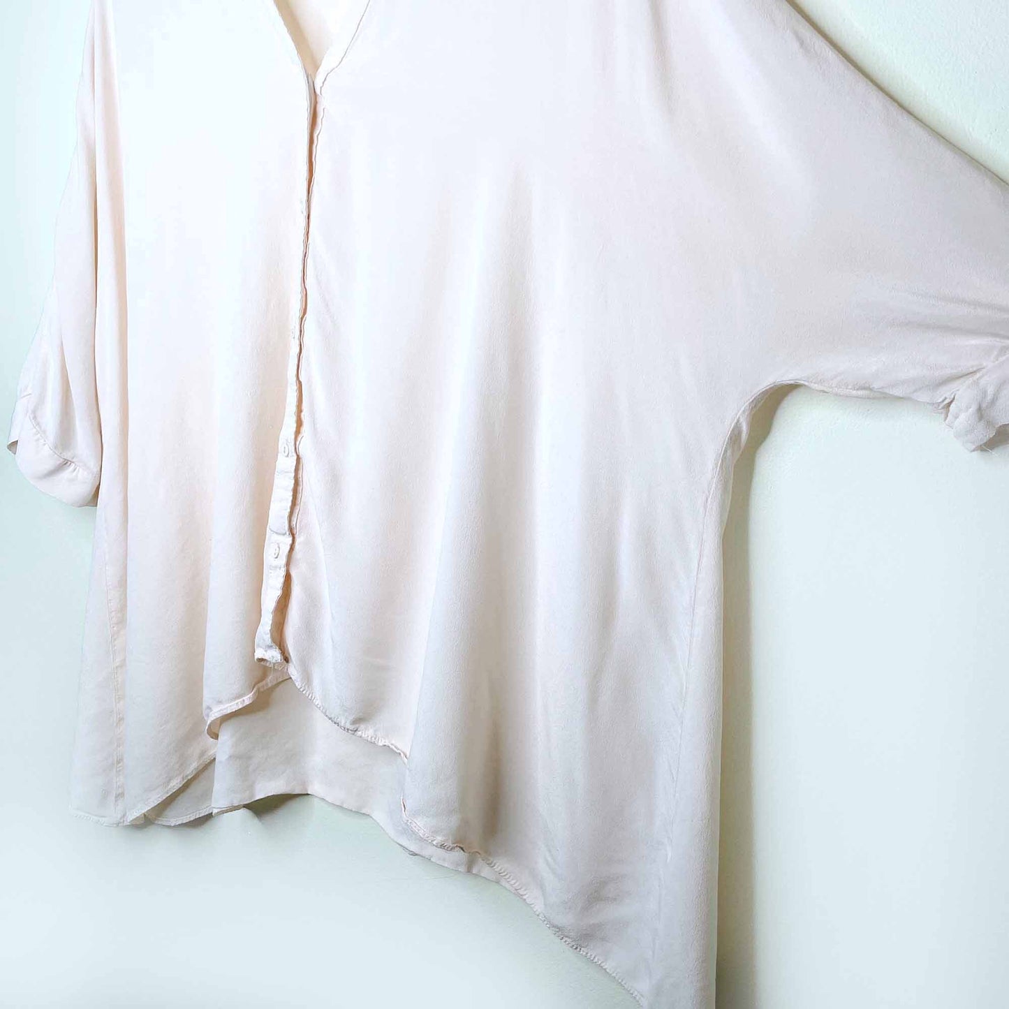 Zara oversized peach v-neck button down blouse - size Small