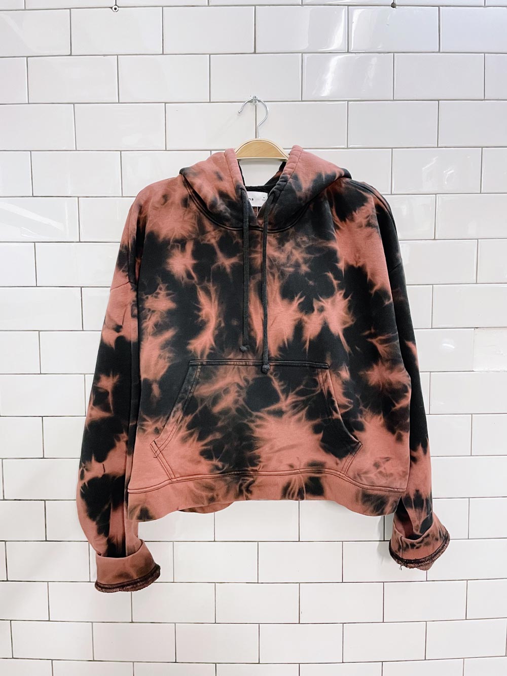 tna bleach dye cropped hoodie