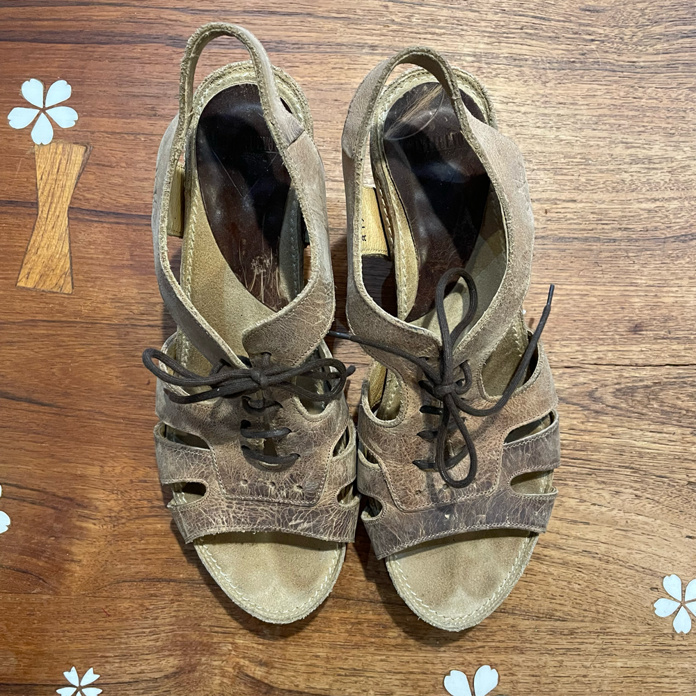 john fluevog lace up leather heeled sandals - size 7