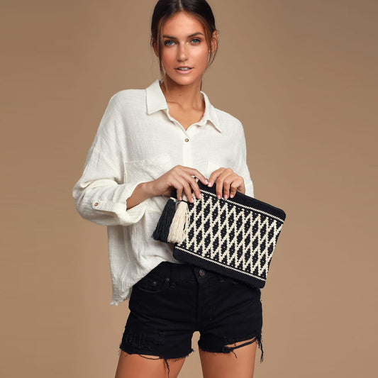 lululs woven tassel clutch