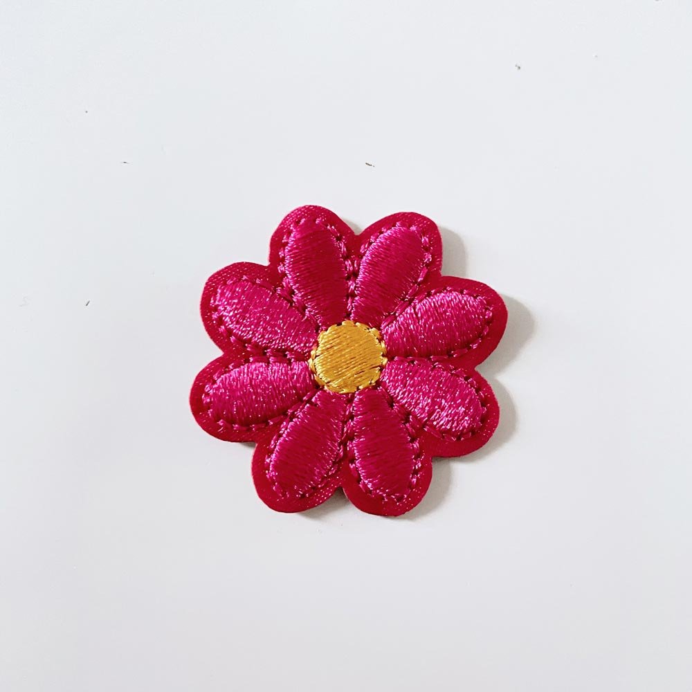 embroidered daisy iron - on patch - good market thrift store