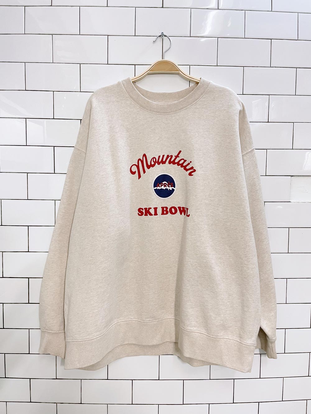 levi's 2024 mountain ski bowl sweatshirt