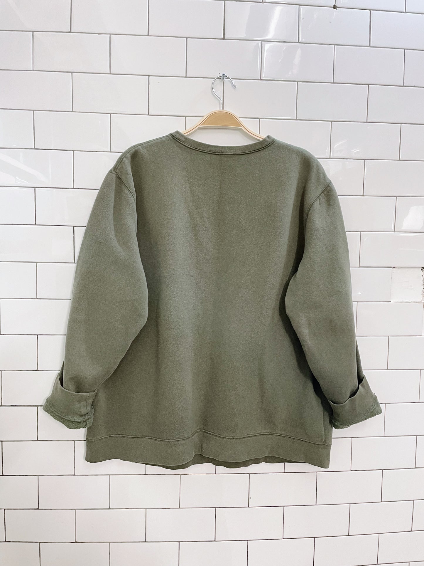 vintage NR winter kitten scene graphic crew