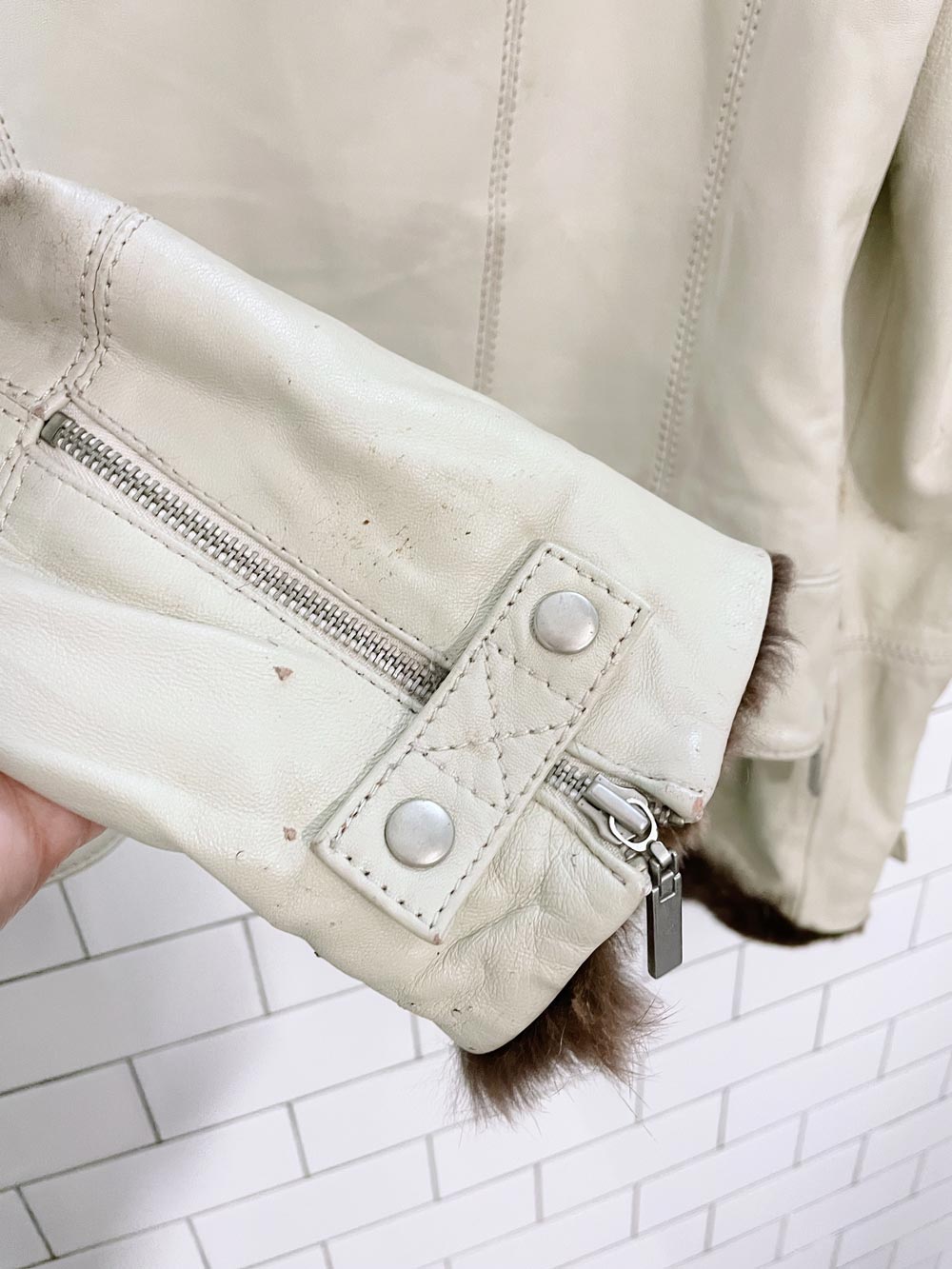 vintage 00s danier rabbit cuff leather jacket