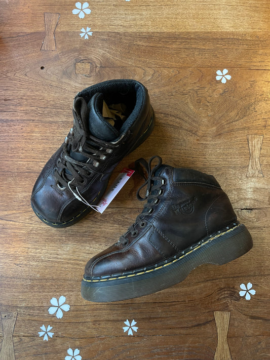 vintage 90s doc martens leather hiker boots