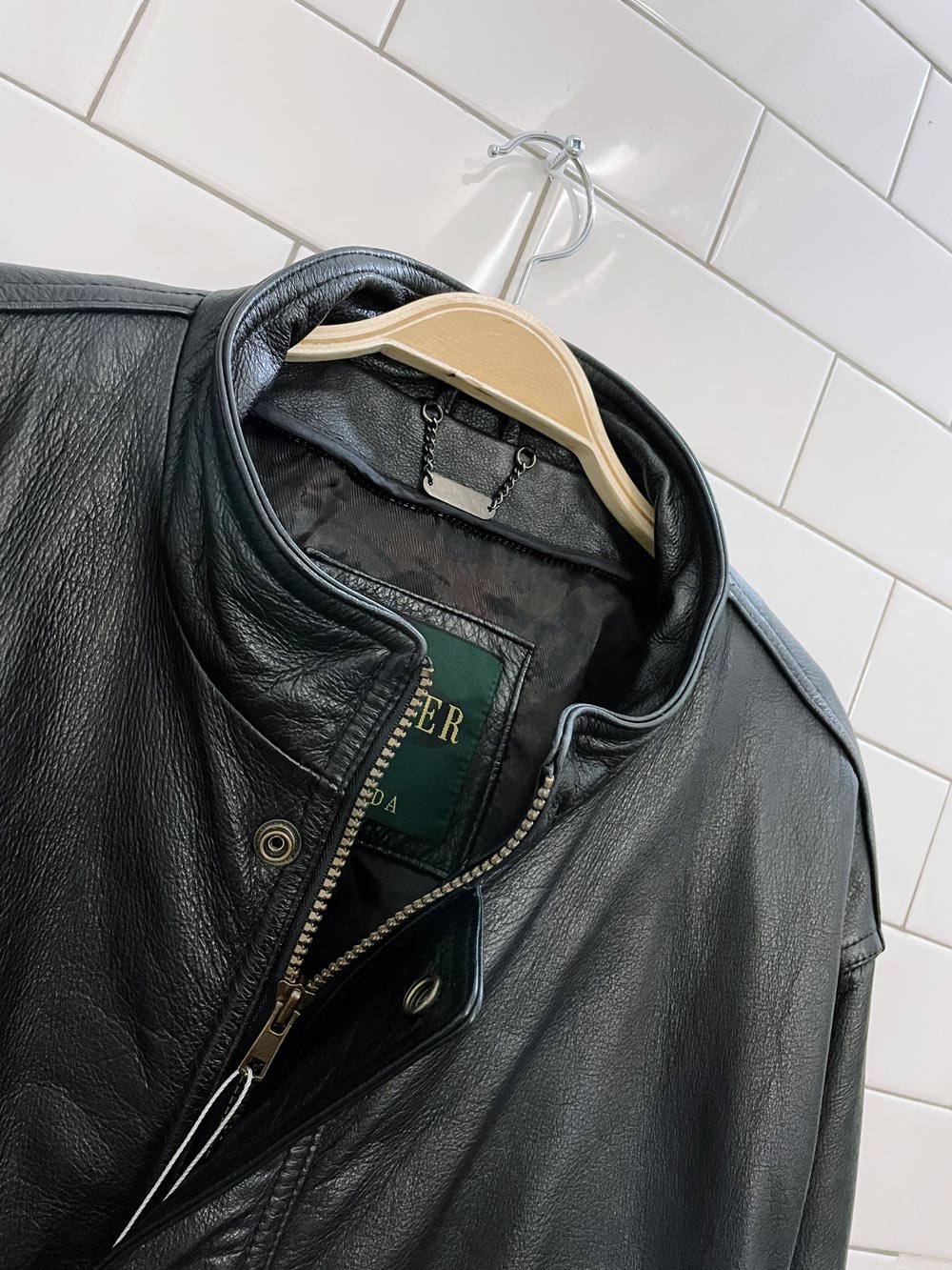 vintage danier heavy leather bomber jacket