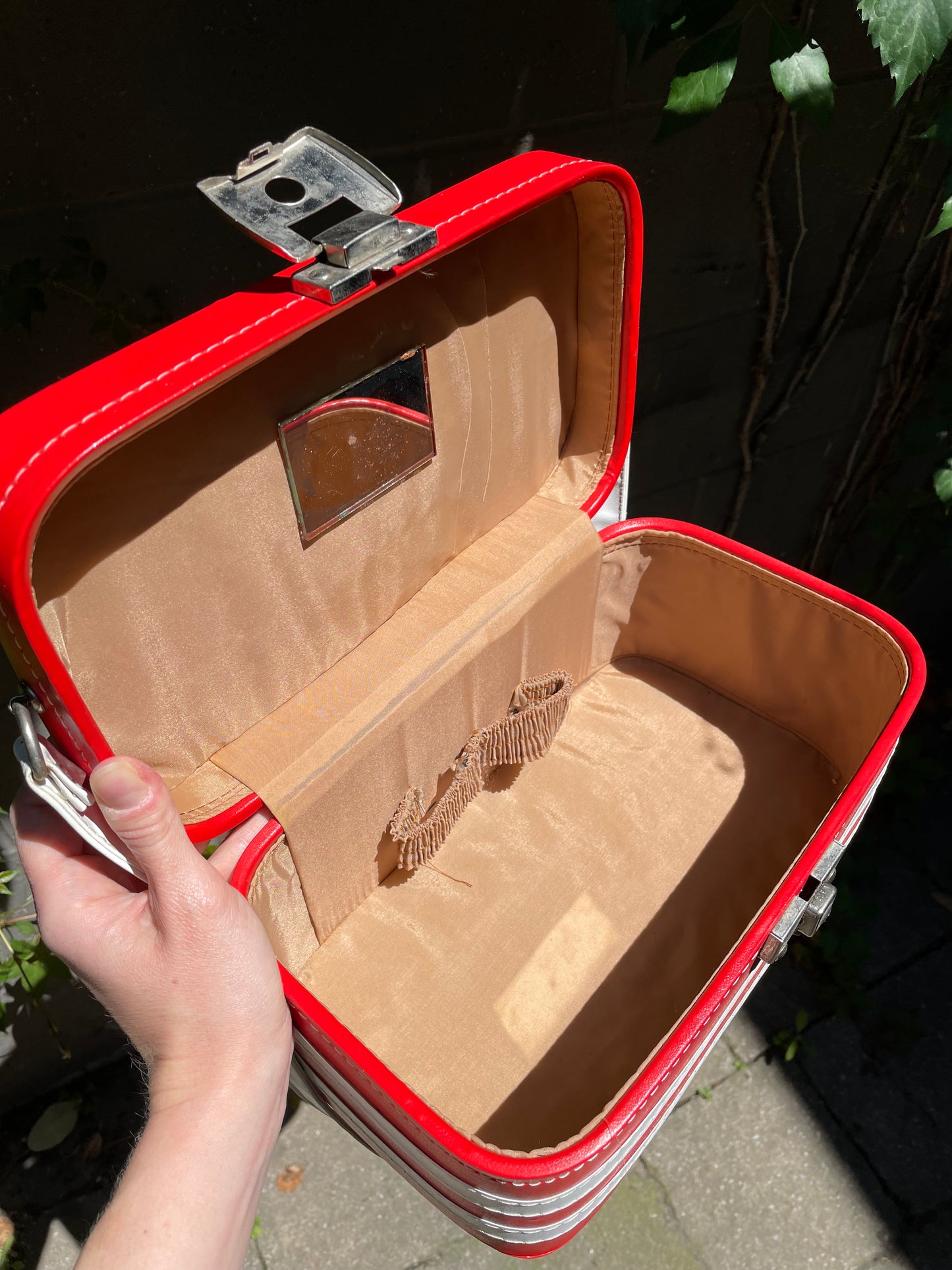 vintage retro stripe make up luggage tote