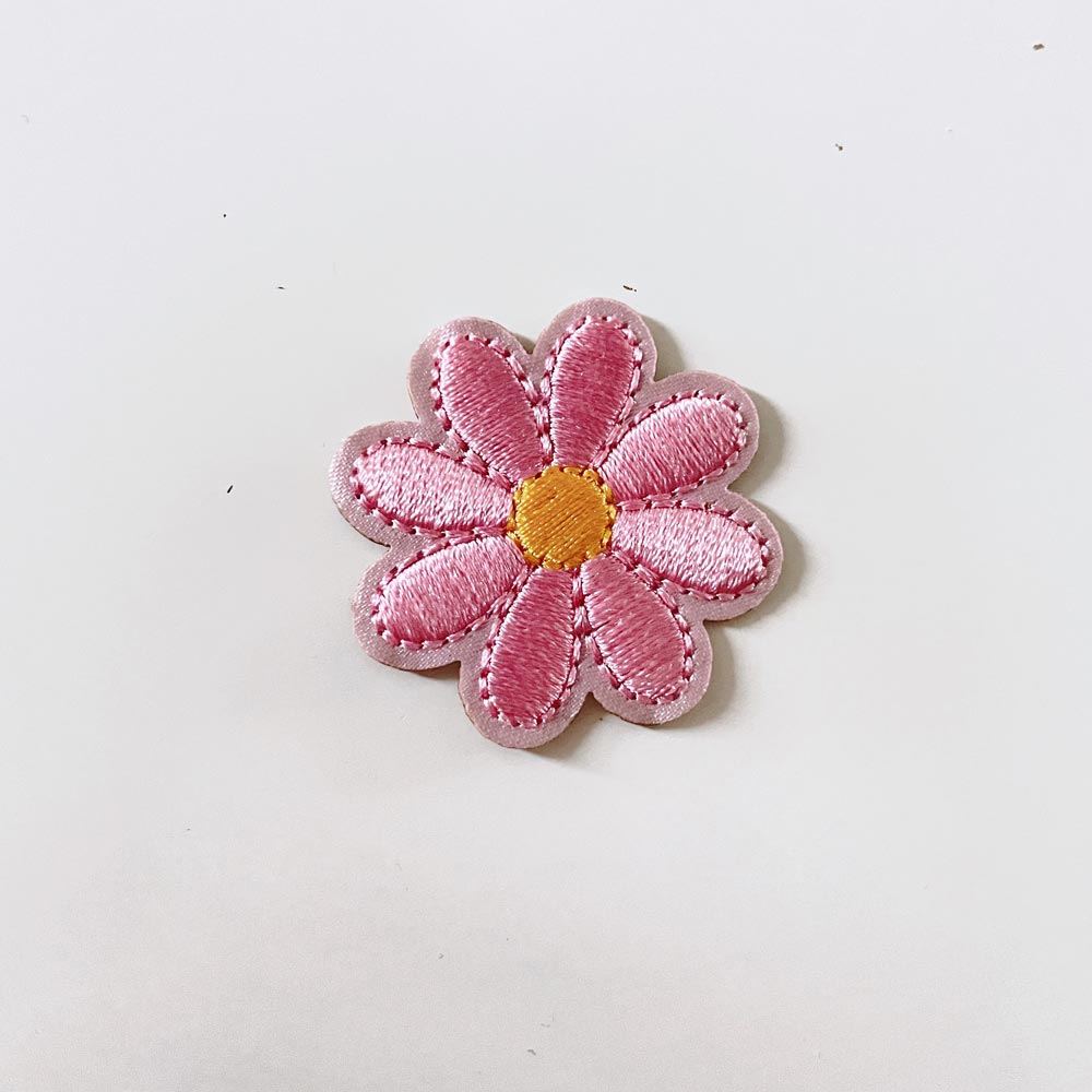 embroidered daisy iron - on patch - good market thrift store