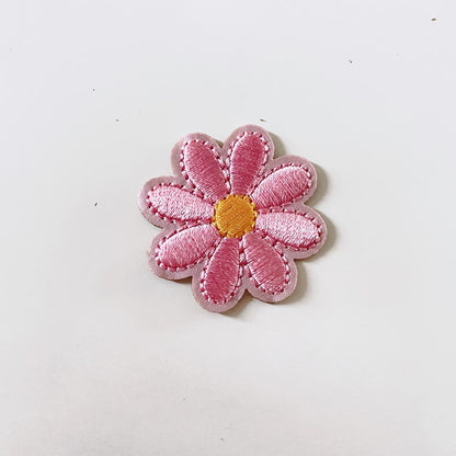 embroidered daisy iron - on patch - good market thrift store