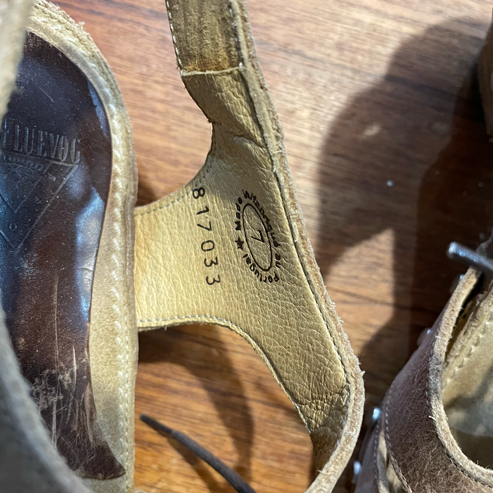 john fluevog lace up leather heeled sandals - size 7