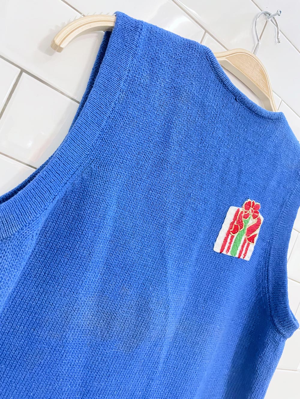 vintage holiday bears + presents knit vest